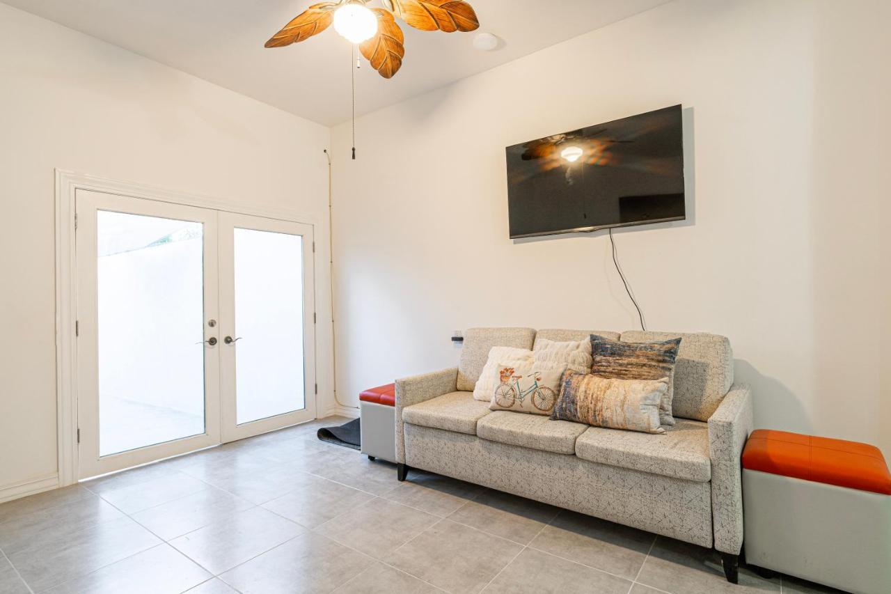 2 Br/ 1 Ba Home, Sleeps 10, 1 Min Walk To Rosarito Beach 外观 照片